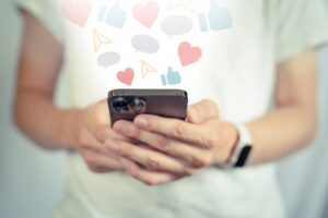 ShopifyとLINEを連携するメリット！ECサイト運用のコツ