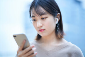 インスタを見るだけの人の心理は?見る専はうざい・嫌がられる?