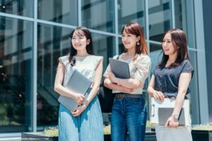 【女子大学生向け】服はどこで買う？ 服の値段やおすすめブランドを紹介します！