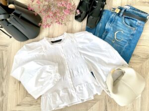 【厳選12選】レトロガーリーとは？ 人気のブランドやコーデのポイントもご紹介します