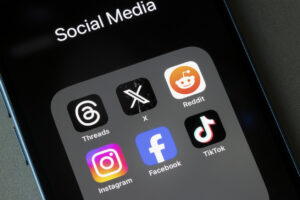 TikTokとインスタを連携させるには?連携方法やメリットを解説!