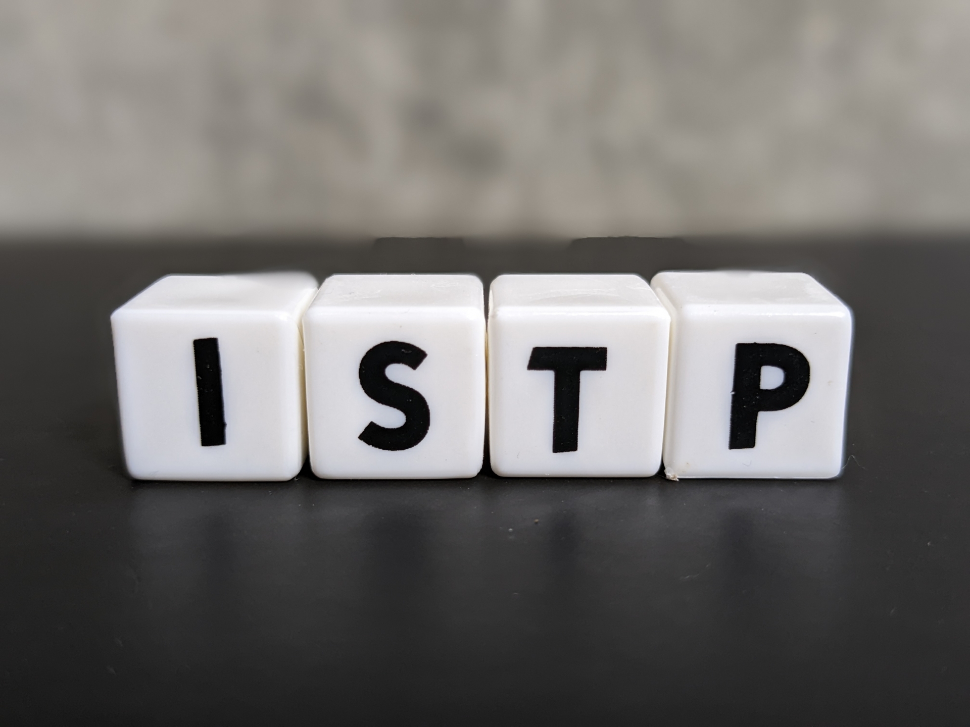 【MBTI診断】ISTP（巨匠）の特徴とは？深層分析と仕事・対人関係の適性を徹底解説