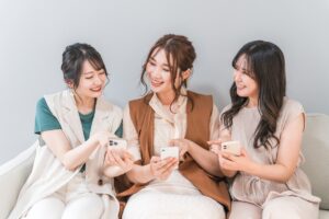 【例文あり】新年の挨拶を友達に送る方法は？ 心温まるメッセージ例とポイントを紹介