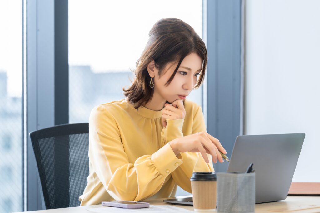【例文あり】提出遅れのお詫びメールの書き方は?ビジネスシーンでの注意点と一緒に解説します - Influencer Marketing Guide