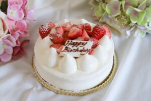 SNSで使える誕生日メッセージの英語スラングは？親友へのおしゃれなフレーズを紹介します